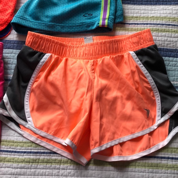 Girls bundle of 4 Workout shorts sizes S and M - Picture 4 of 7